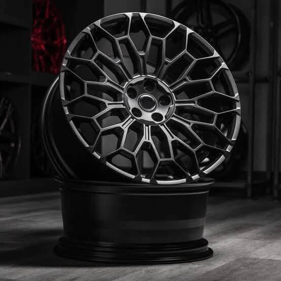 23” Range Rover (Limited Edition) wheels with tyres
