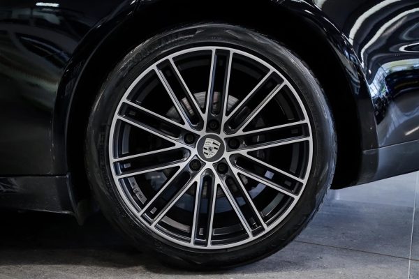 21” OEM Porsche Cayenne/Panamera/Carrera wheels with tyres