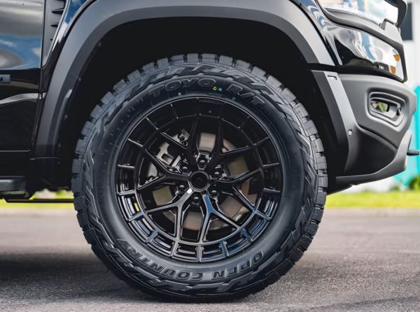 20” American Off-Road 6/139PCD Wheels with Tyres